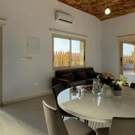 Olive House Λιοπέτρι